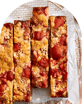 Cuadrados de frutos rojos y crumble